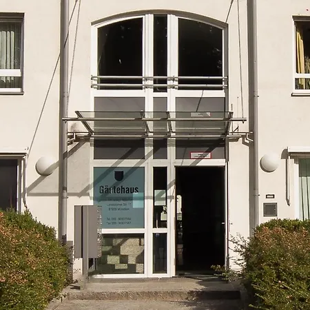 ベッド・アンド・ブレックファスト Gastehaus Olympia Reitanlage Munchen-riem *