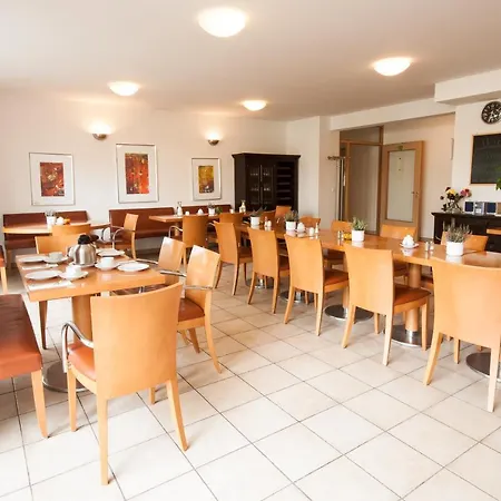 Gastehaus Olympia Reitanlage Munchen-riem * ミュンヘン