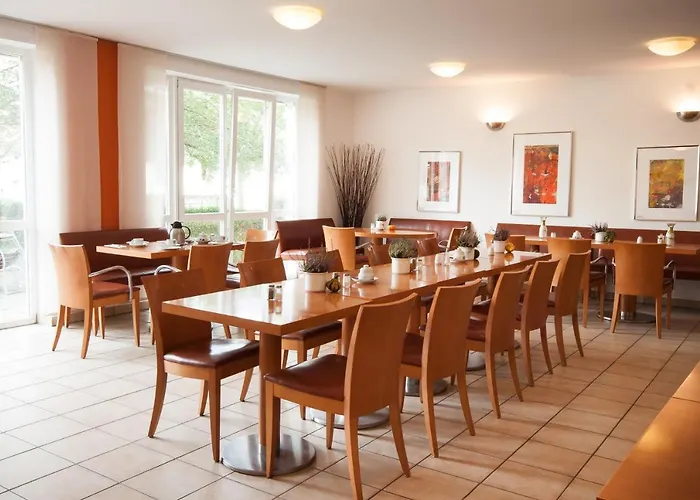 Gastehaus Olympia Reitanlage Munchen-riem 慕尼黑