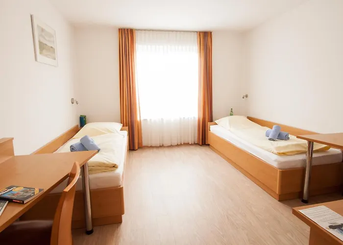 Gastehaus Olympia Reitanlage Munchen-riem