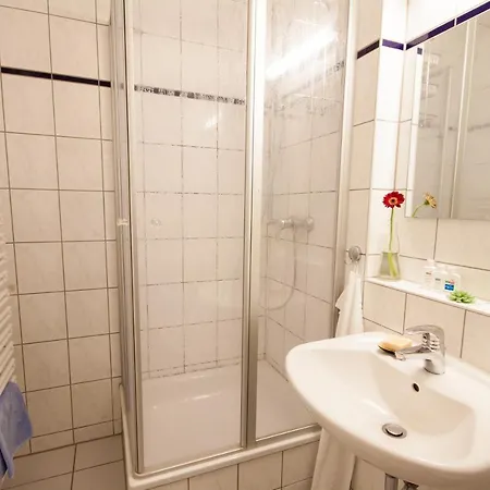 Gastehaus Olympia Reitanlage Munchen-riem Couette-café *