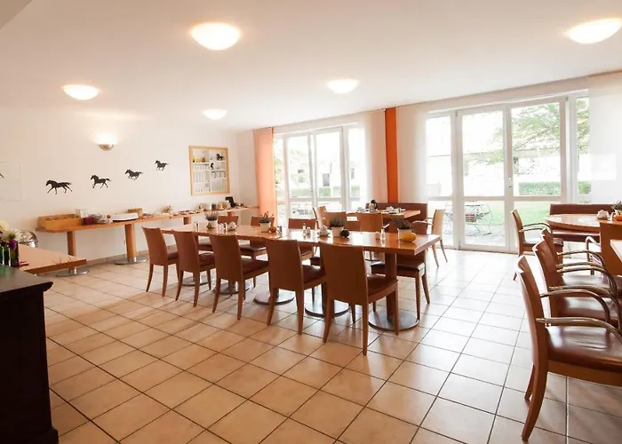 Gastehaus Olympia Reitanlage Munchen-riem *